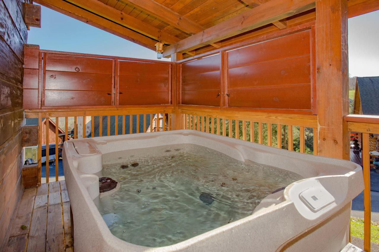 Highland Dream, Hot Tub, 1089 Free Tickets Each Paid Day, Dollywood And More Sevierville Exterior photo